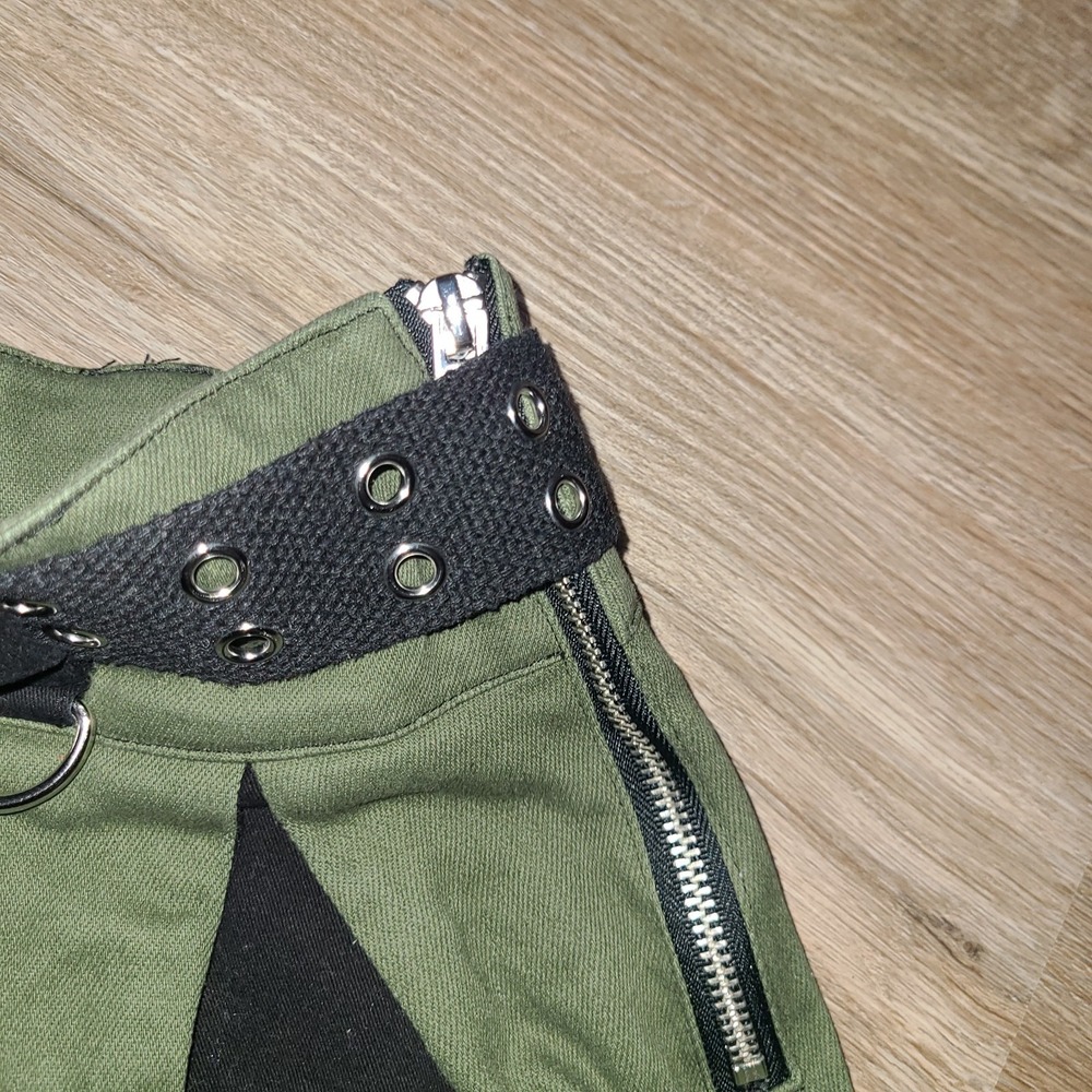 Widow Dolls Kill size XS Gothic Mini Short Pleated lace-Up Skirt A-line Olive - Picture 3 of 4
